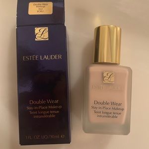 Estée Lauder Double Wear Foundation 1N2